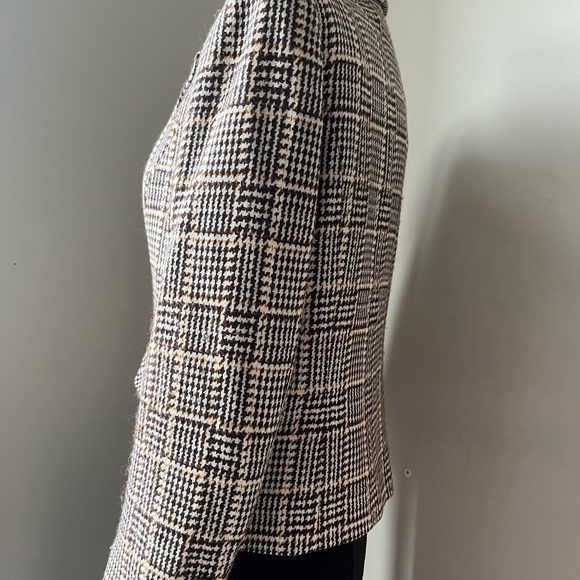 Johnstons of Elgin Cashmere Tweed Jacket - Picture 8 of 14